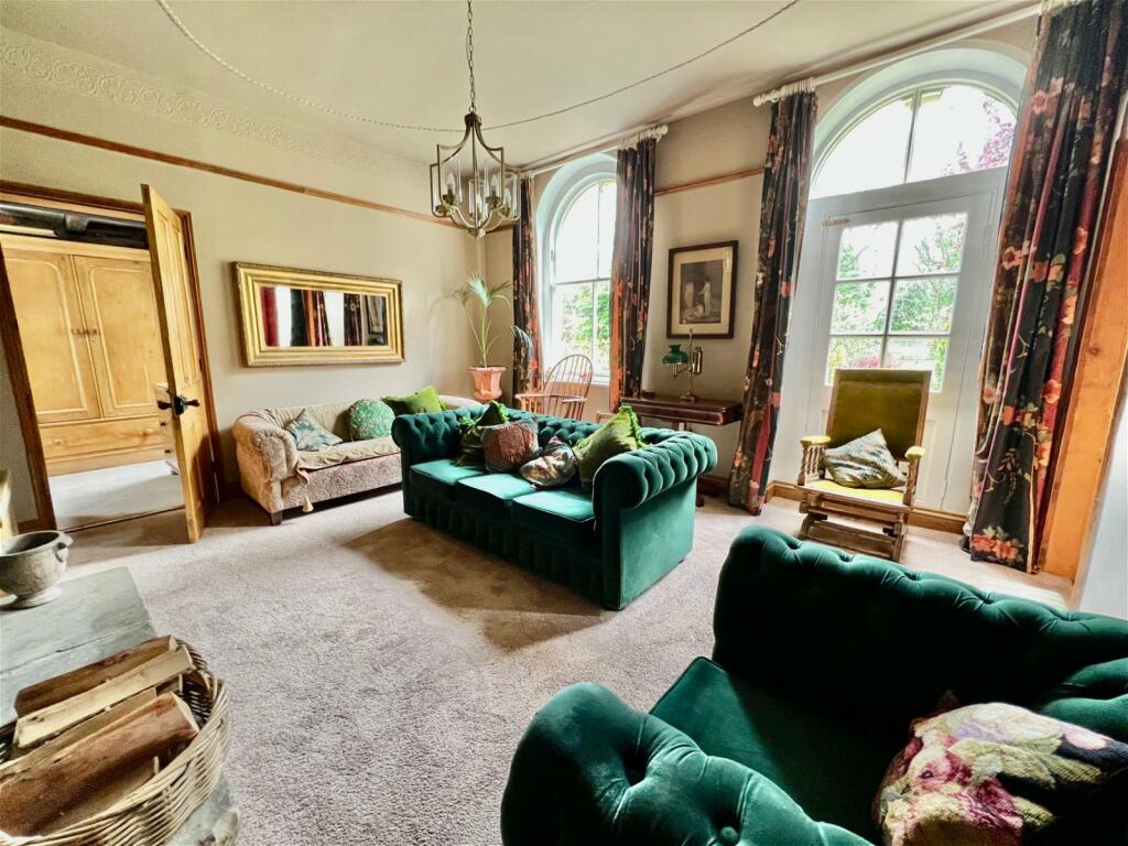 3 bedroom cottage for sale in Scarcroft, Woodlands View, Leeds, LS14