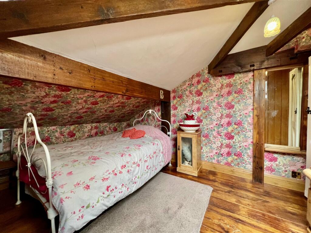 3 bedroom cottage for sale in Scarcroft, Woodlands View, Leeds, LS14