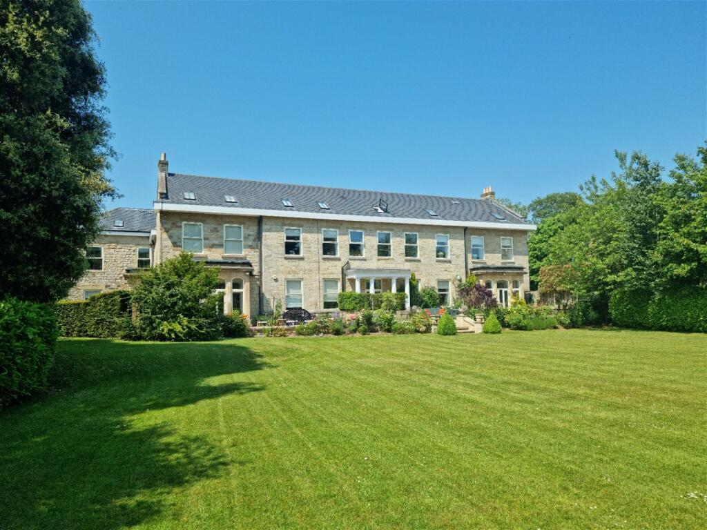 2 bedroom flat for sale in Wetherby, Linton Springs, Sicklinghall Road