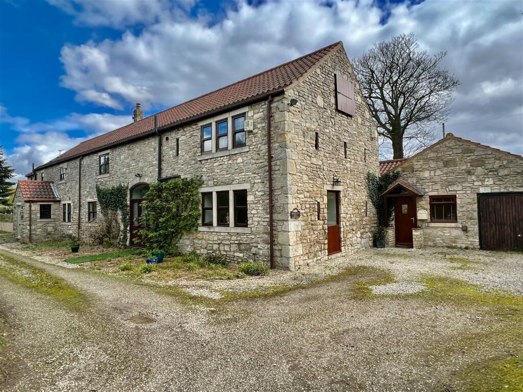 4 bedroom barn conversion for sale in Birkin (Nr Knottingley) WF11