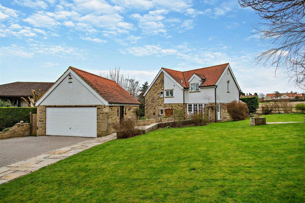 4 bedroom detached house for sale in Linton, Wetherby, College Farm