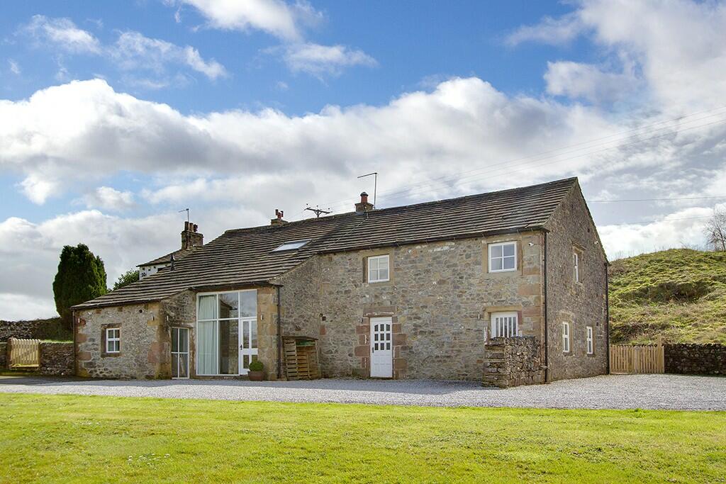 6 bedroom detached house for sale in Fogga Croft, Coniston Cold