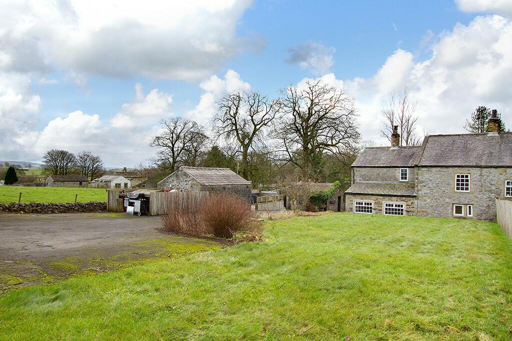 Property image - HILL TOP COTTAGE, CONISTON COLD, BD23 4EA