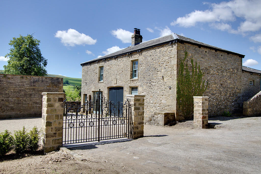 7 bedroom country house for sale in Taitlands, Stainforth, Settle, BD24