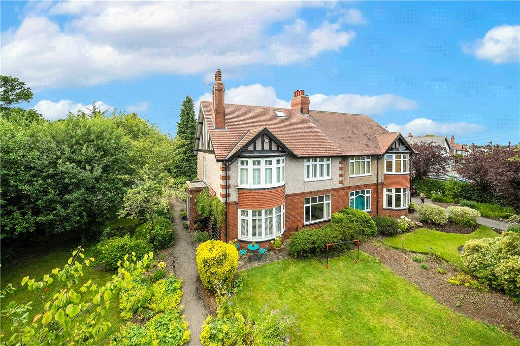 4 bedroom semidetached house for sale in Woodlands Drive, Harrogate, North Yorkshire, HG2