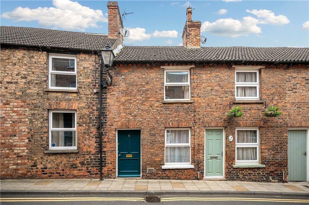 2 bedroom terraced house for sale in Emgate, Bedale, North Yorkshire, DL8