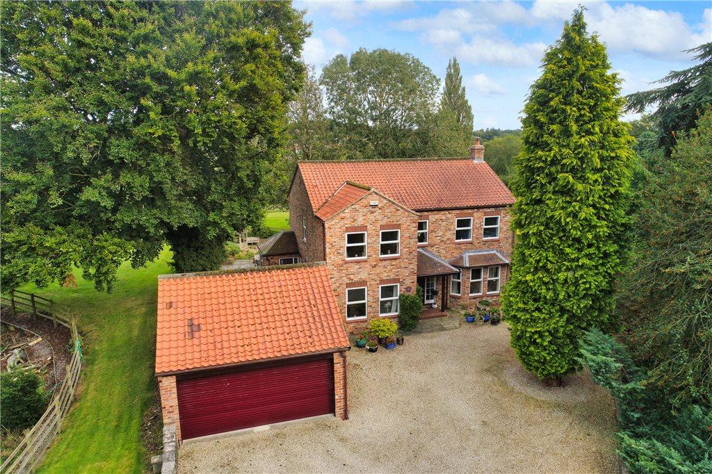 4 bedroom detached house for sale in Little Studley Road, Ripon, HG4
