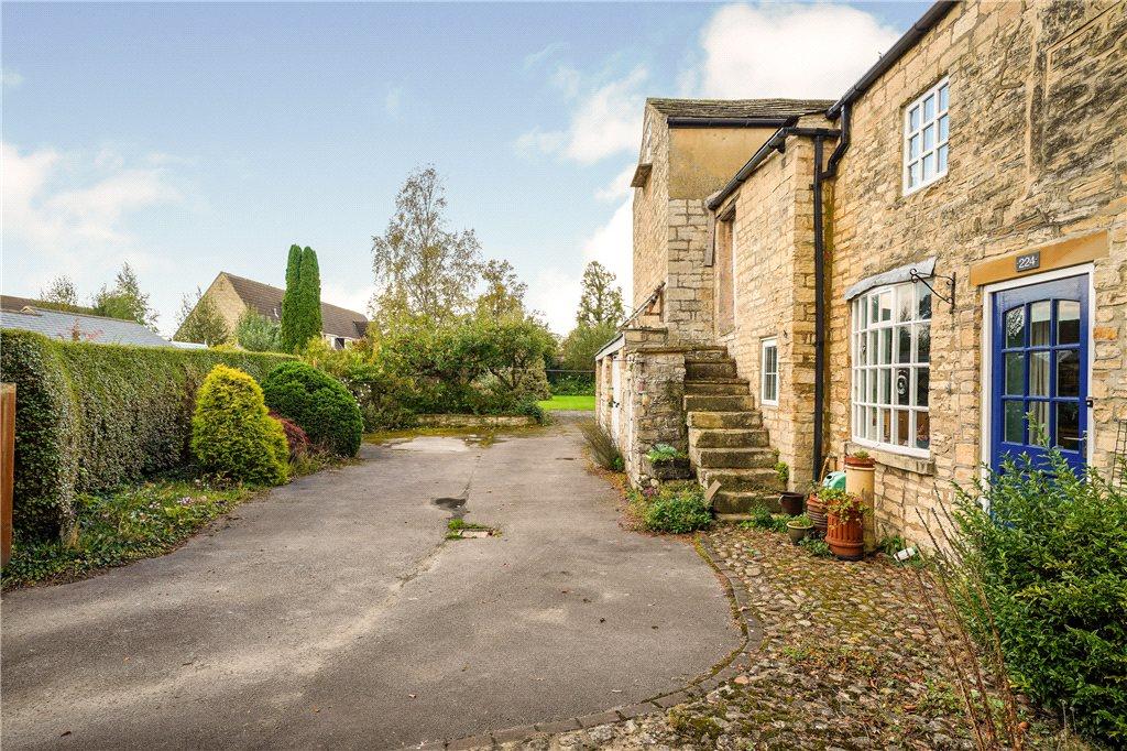 4 bedroom semidetached house for sale in High Street, Boston Spa