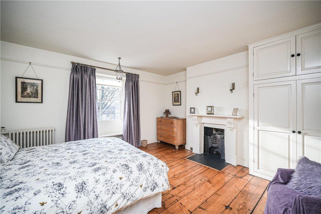 4 bedroom end of terrace house for sale in High Street, Boston Spa