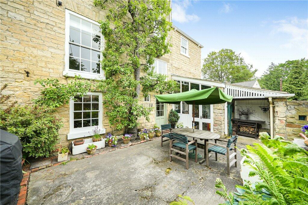 4 bedroom end of terrace house for sale in High Street, Boston Spa