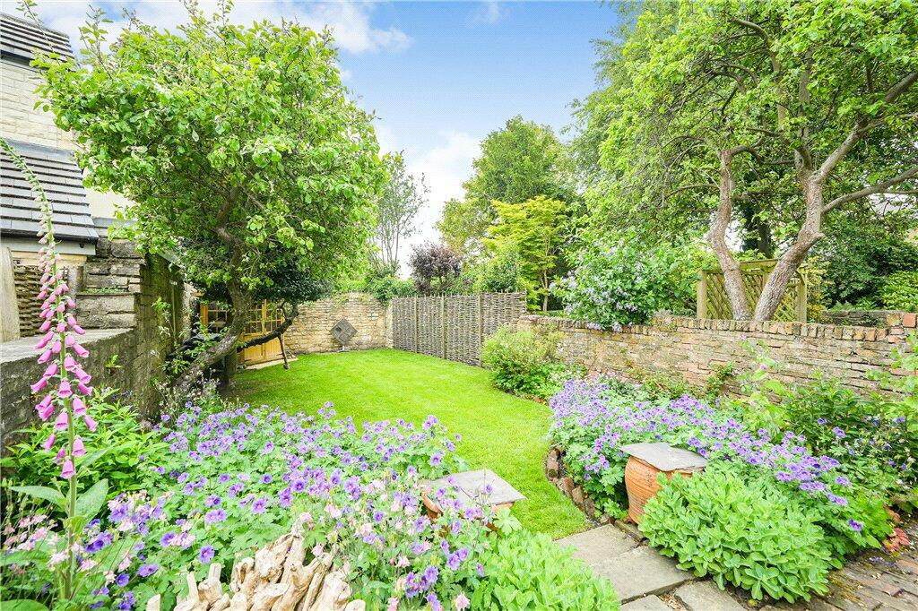 4 bedroom end of terrace house for sale in High Street, Boston Spa