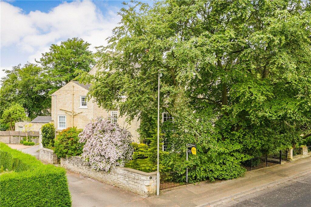 4 bedroom end of terrace house for sale in High Street, Boston Spa