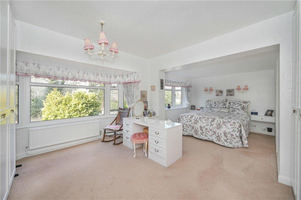4 bedroom detached house for sale in Harewood Road, Collingham