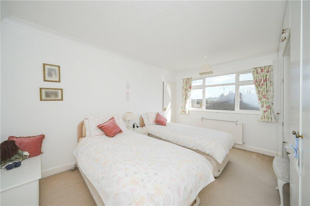 4 bedroom detached house for sale in Harewood Road, Collingham