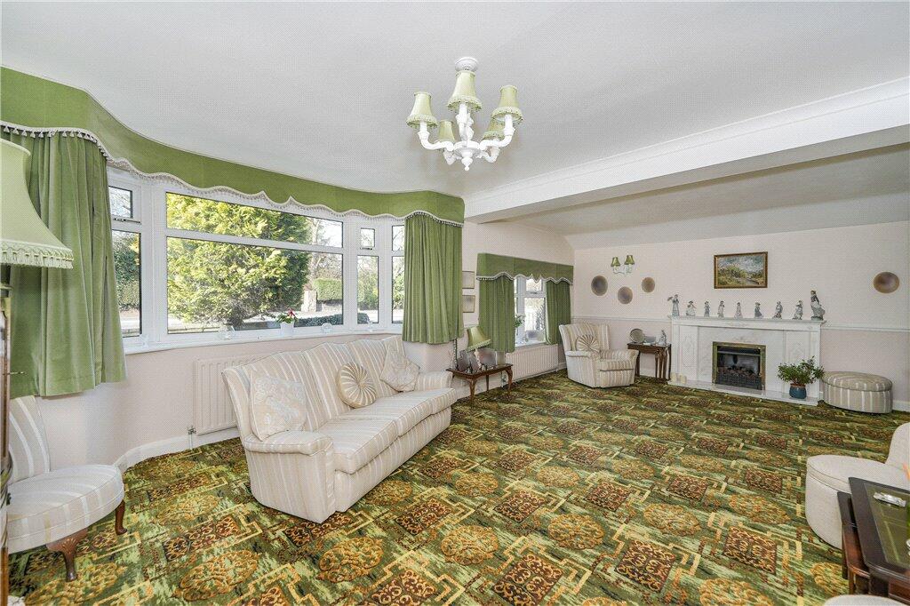 4 bedroom detached house for sale in Harewood Road, Collingham