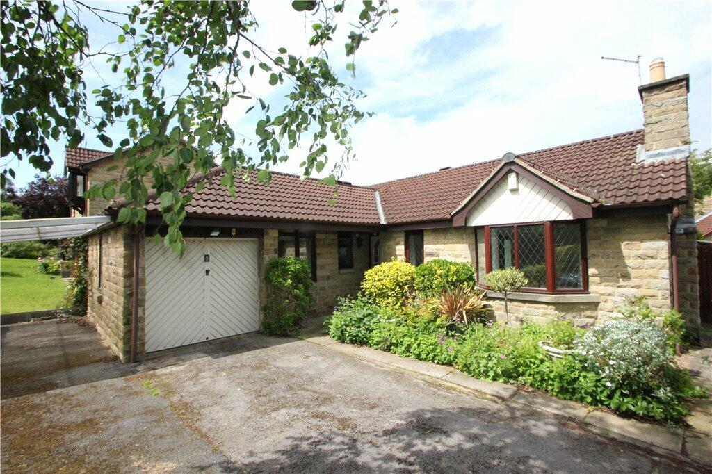 3 bedroom bungalow for sale in Bishopdale Drive, Collingham, Wetherby, West Yorkshire, LS22