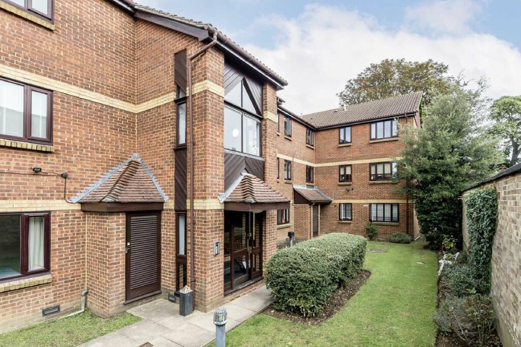 1 bedroom flat for sale in Rosethorn Close, Balham, SW12