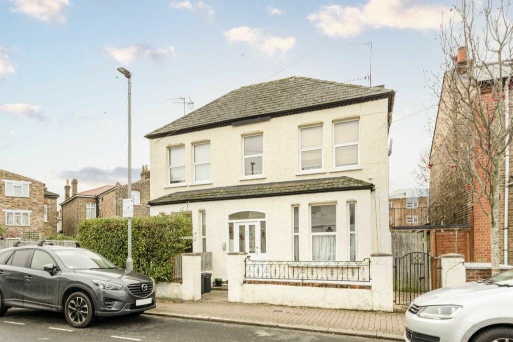 1 bedroom flat for sale in Byrne Road, Balham, SW12