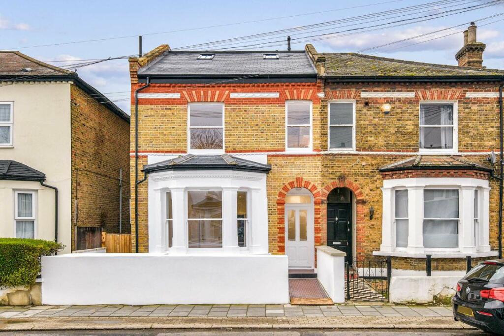 1 bedroom flat for sale in Fernlea Road, Balham, SW12