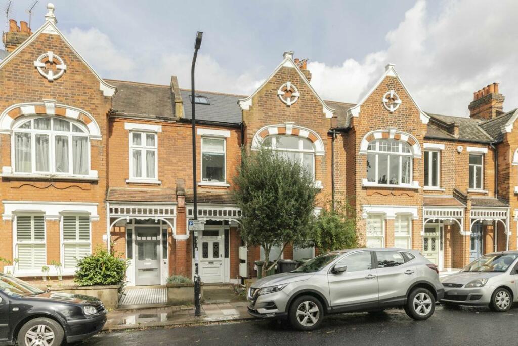 4 bedroom flat for sale in Emmanuel Road, Balham, SW12