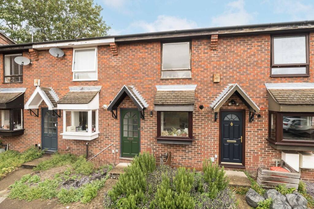 Main image of property: Linnet Mews, Balham