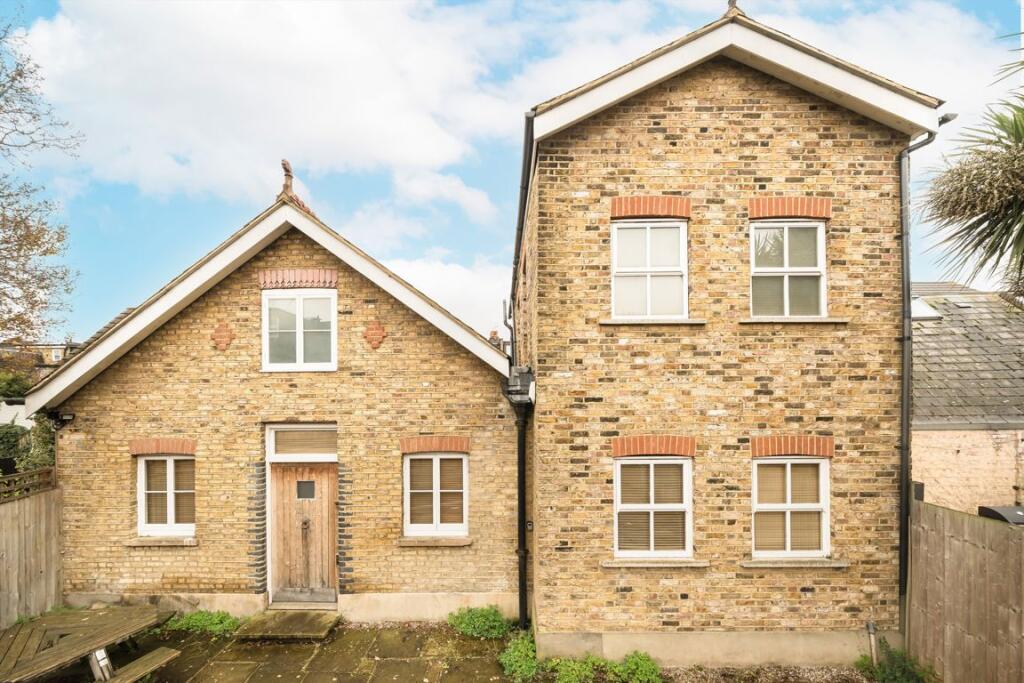 Main image of property: Weir Road, Balham