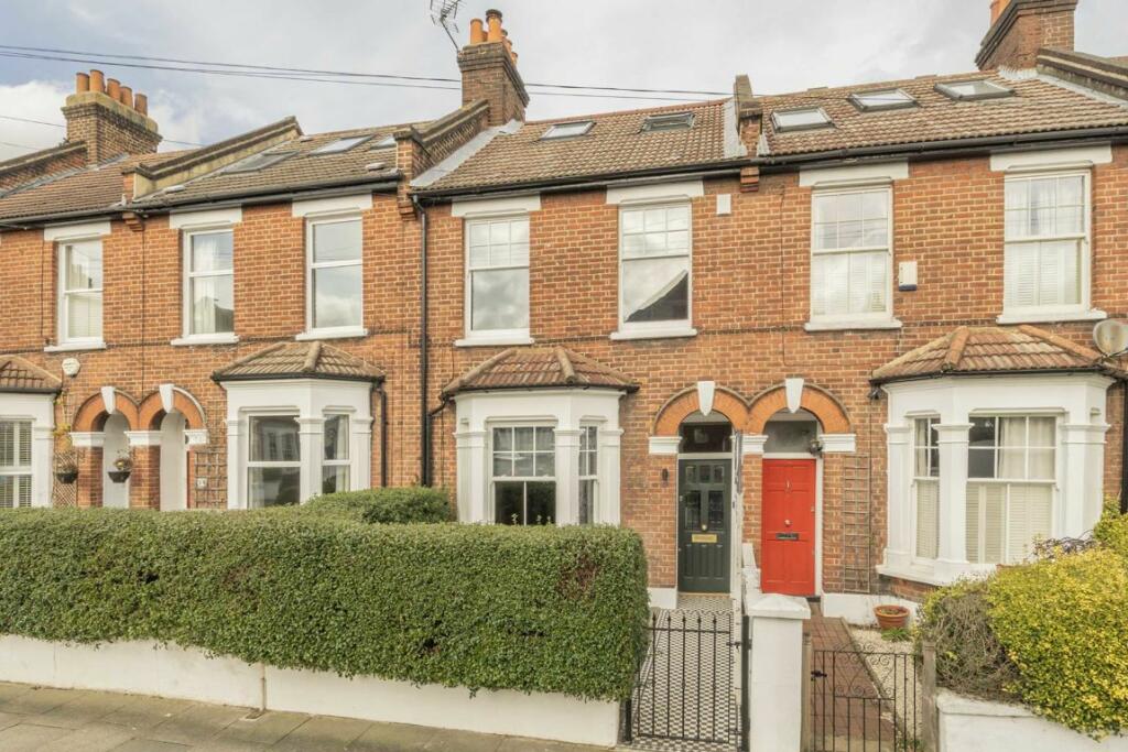 5 bedroom terraced house for rent in Ormeley Road, Balham, SW12