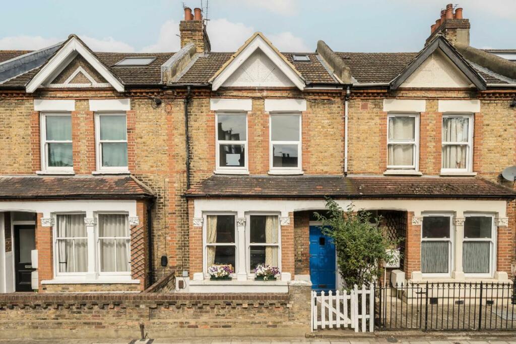1 bedroom flat for sale in Twilley Street, Earlsfield, SW18