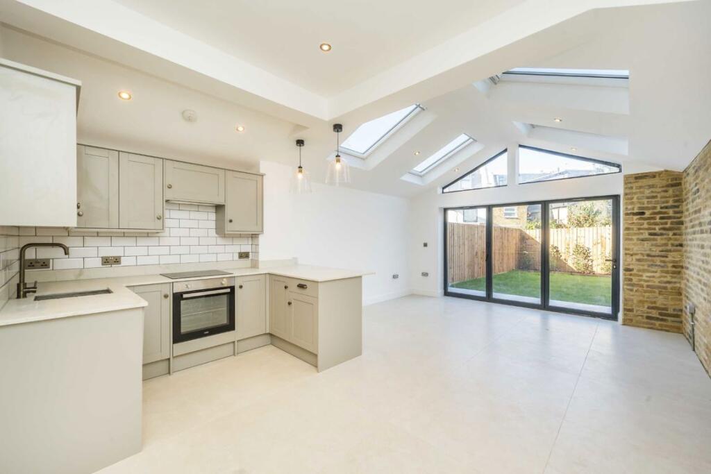 Main image of property: Earlsfield Road, Earlsfield