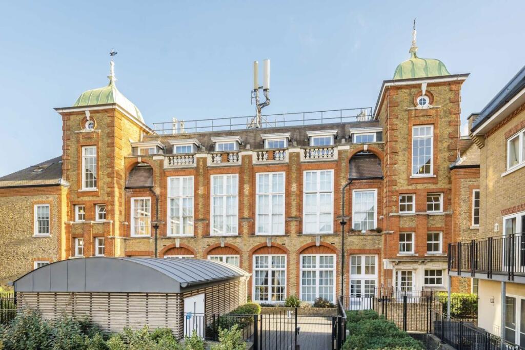 Main image of property: Garratt Lane, Earlsfield