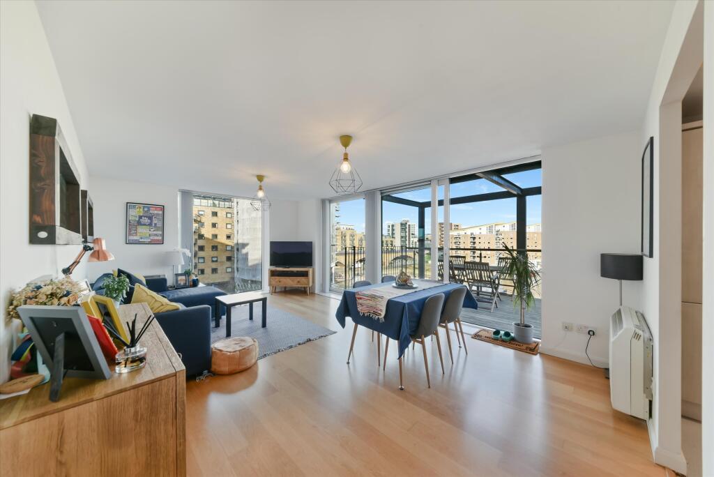 Main image of property: Berglen Court, London, E14
