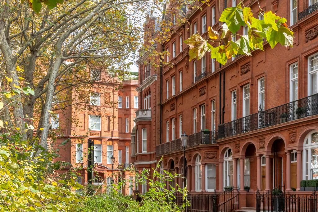 Main image of property: Pont Street, London, SW1X