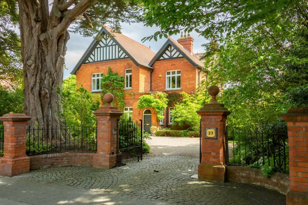 5 bedroom Detached home in Ballsbridge, Dublin