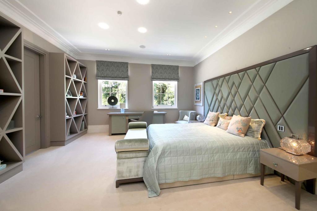 8 bedroom detached house for sale in Cavendish Road, St Hill