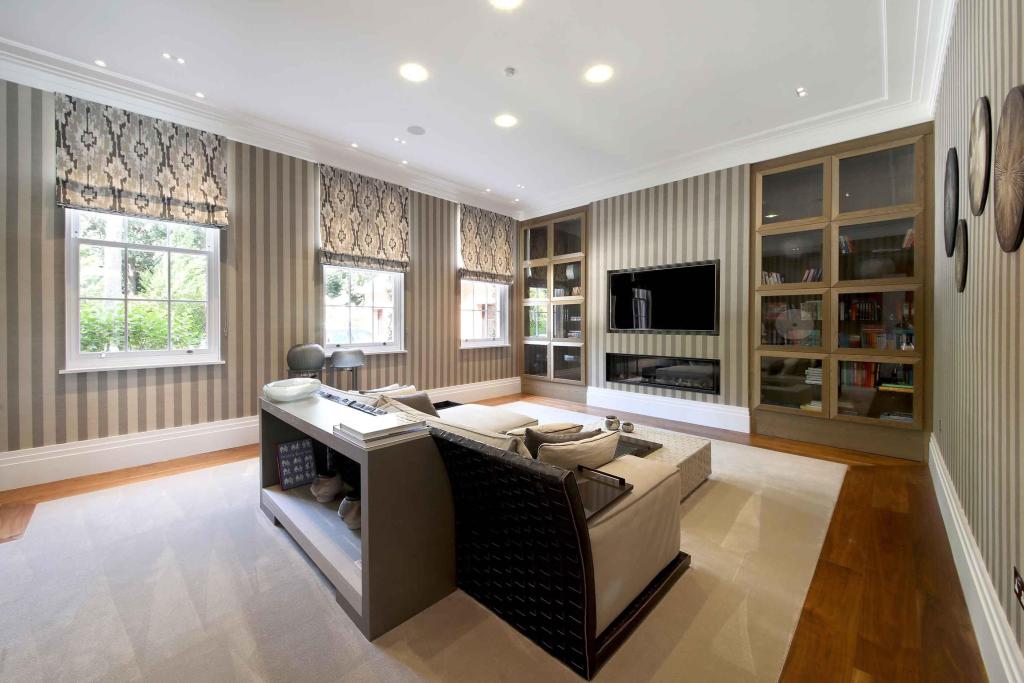 8 bedroom detached house for sale in Cavendish Road, St Hill