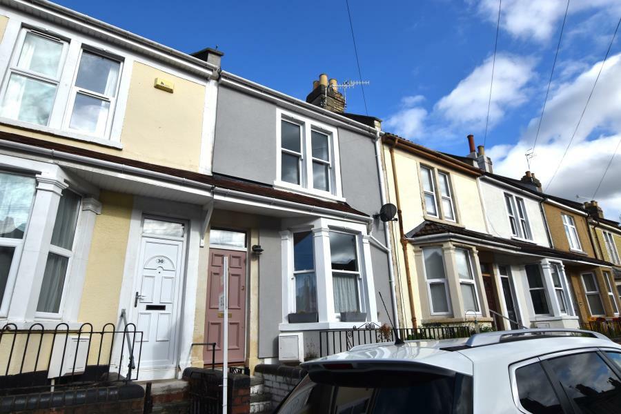 3 bedroom terraced house for rent in Friezewood Road Ashton, BS3