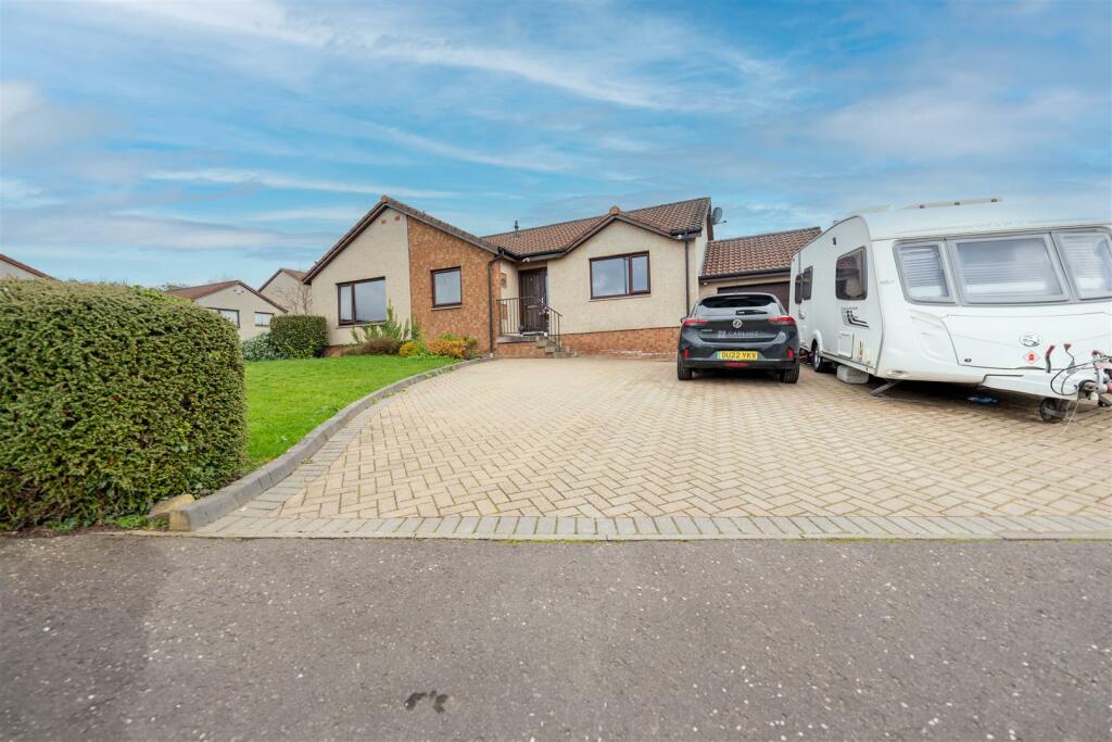 3 bedroom detached bungalow for sale in Ardestie Street, Monifieth