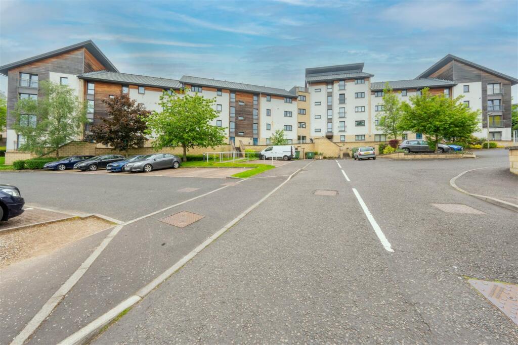 2 bedroom apartment for sale in Morris Court, Perth, PH1