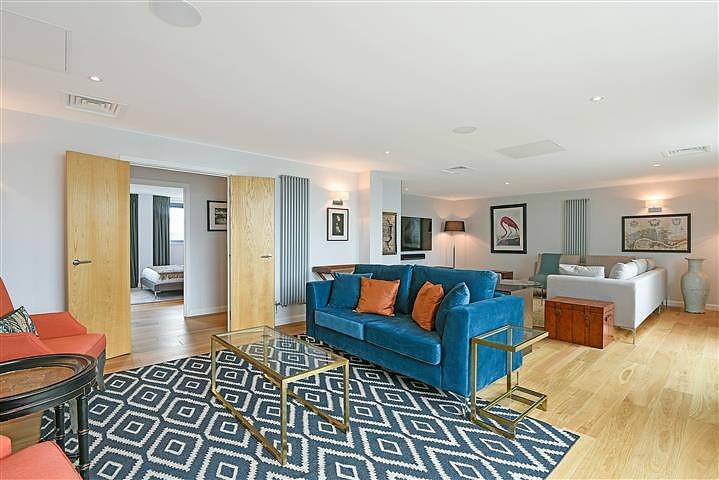 Main image of property: Millharbour, Canary Wharf, London, E14