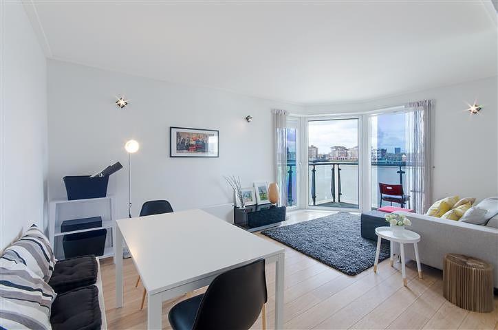 Main image of property: Seacon Tower, Hutchings Street, London, E14