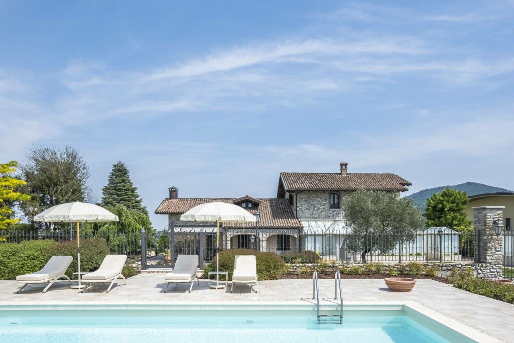 3 bedroom villa for sale in Lombardy, Pavia, Rivanazzano, Italy