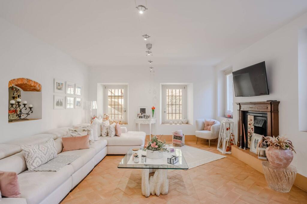 Main image of property: Lombardy, Varese, Besozzo