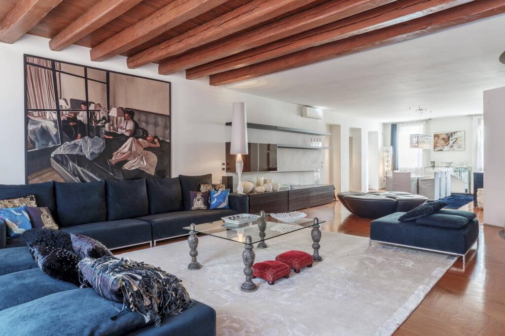 Main image of property: Veneto, Vicenza, Bassano del Grappa