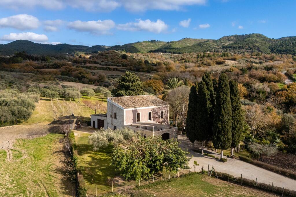 Main image of property: Sicily, Ragusa, Chiaramonte Gulfi