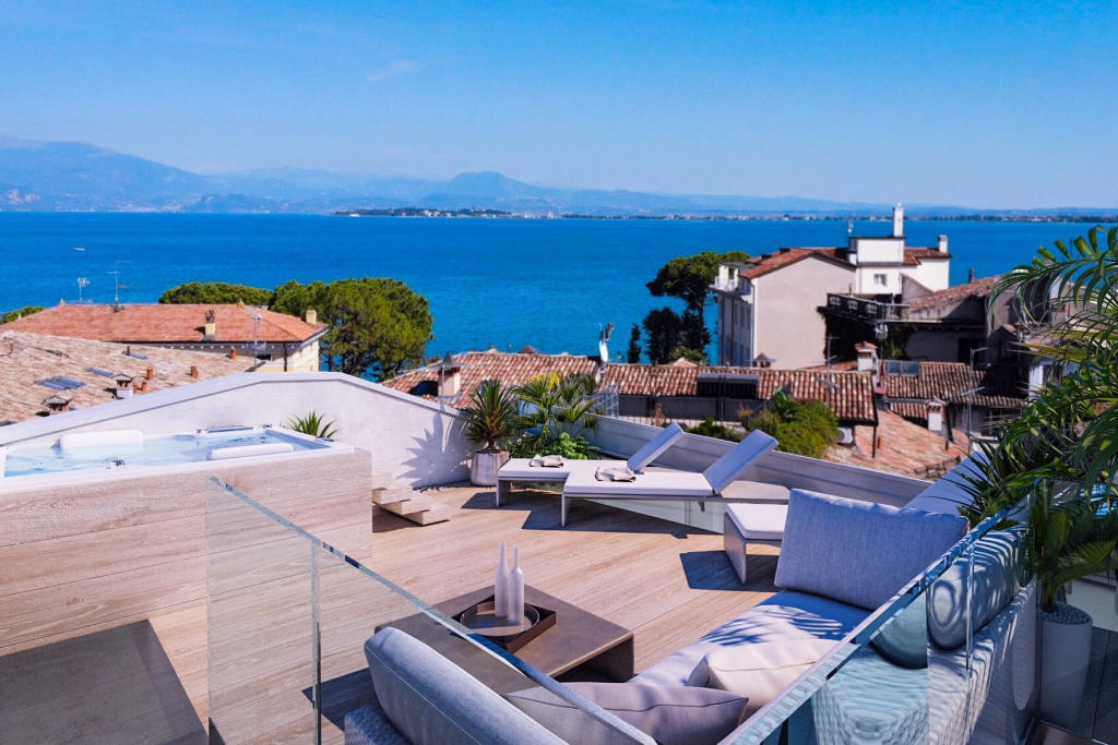3 bedroom penthouse for sale in Lombardy, Brescia, Desenzano del Garda ...