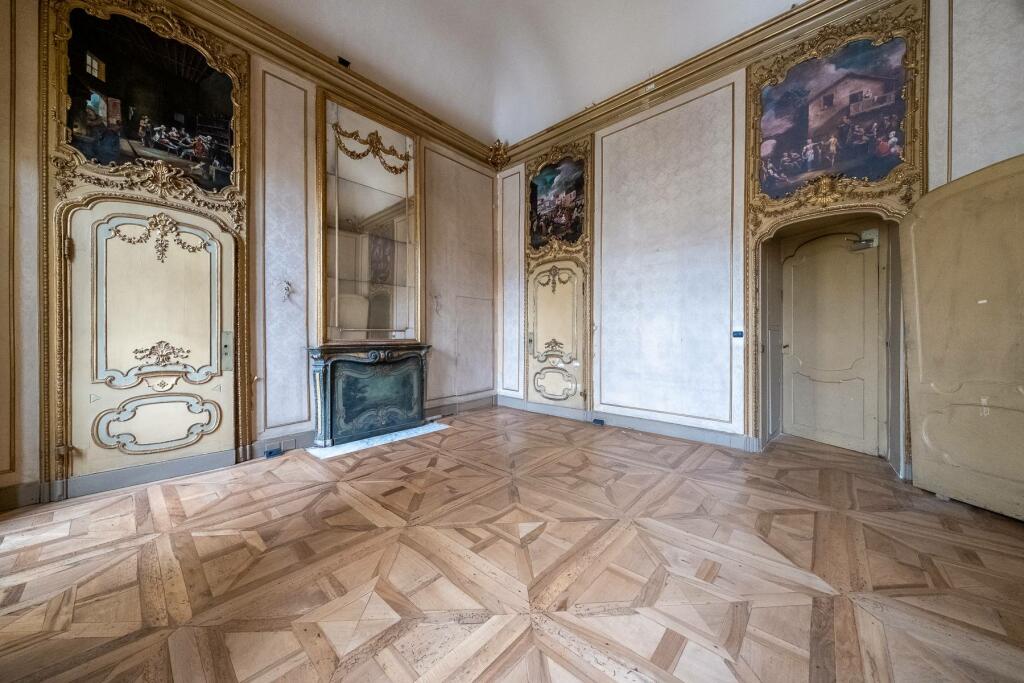 4 bedroom apartment for sale in Piedmont, Turin, Turin, Italy