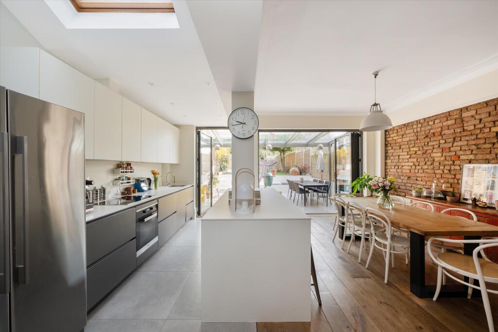 Main image of property: Highgate Hill, London, N19