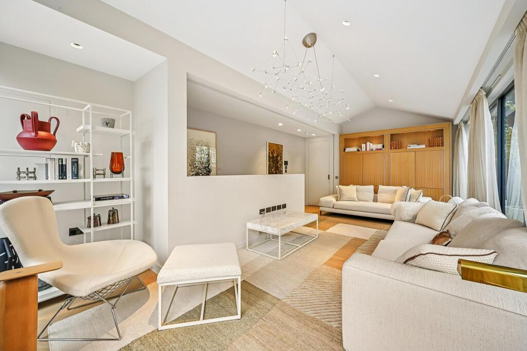 Main image of property: Russell Court, London, SW1A