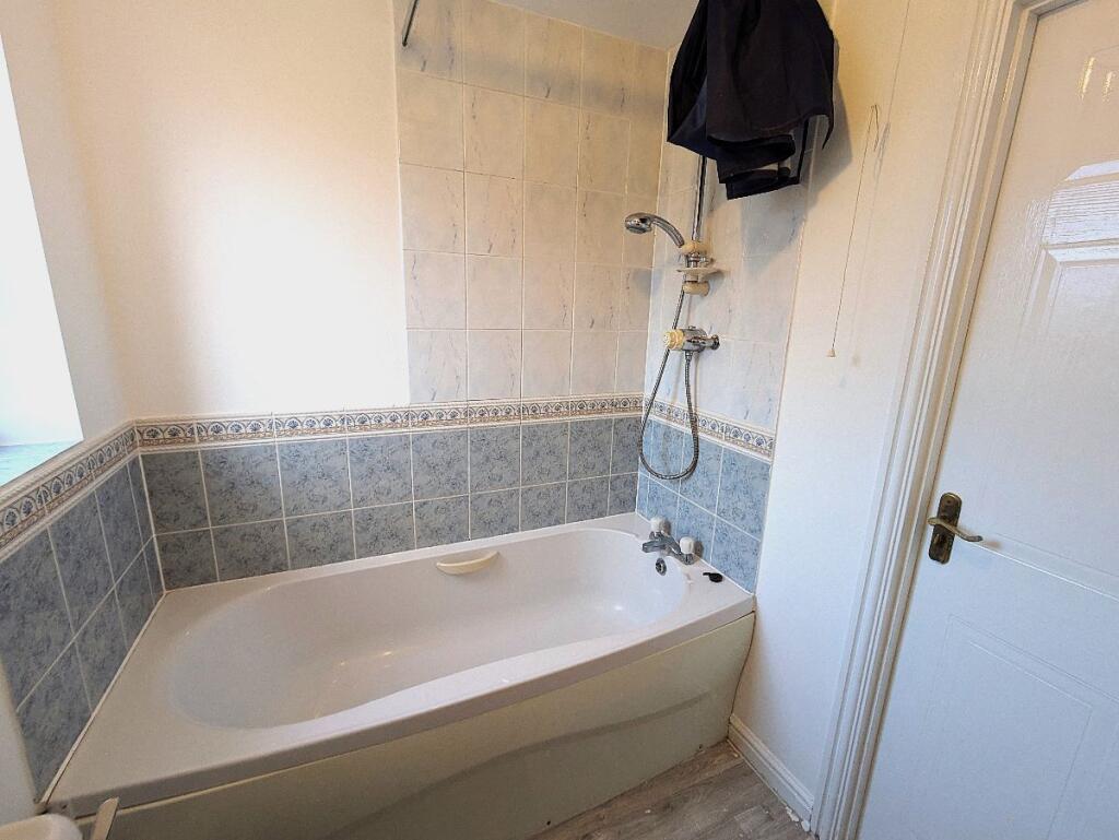 Additional property image - Third Floor Apartment, Glan Y Mor, Y Rhodfa, Barry, CF63 4BB