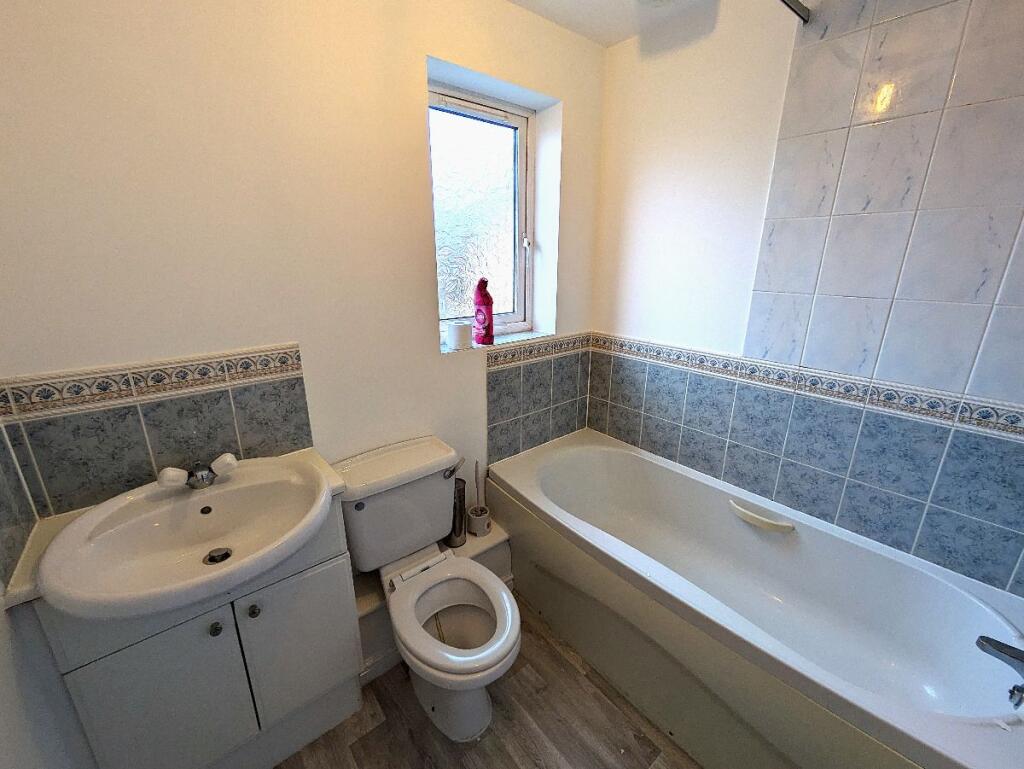 Additional property image - Third Floor Apartment, Glan Y Mor, Y Rhodfa, Barry, CF63 4BB